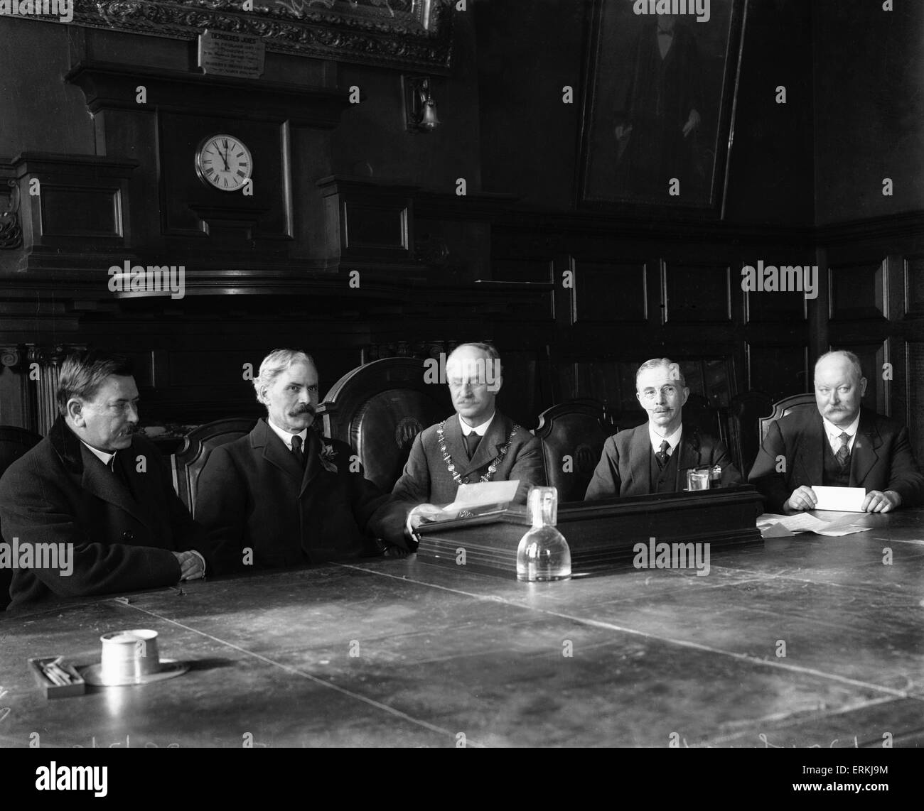 M. Ramsay MacDonald de remettre sa candidature pour l'élection partielle de Woolwich au maire de Woolwich. 22 Mai 1921 Banque D'Images