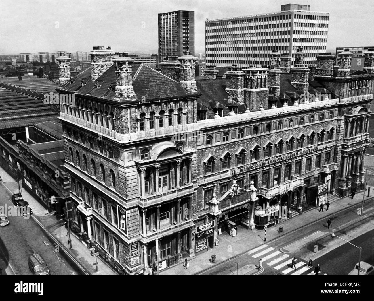 Vue extérieure de Snow Hill Railway station à Birmingham après sa fermeture en 1967. Circa 1967. Banque D'Images