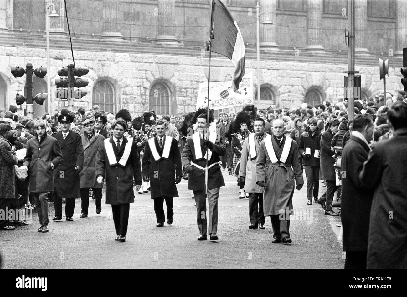St Patrick's Day Mars, Birmingham, 16 mars 1969. Banque D'Images
