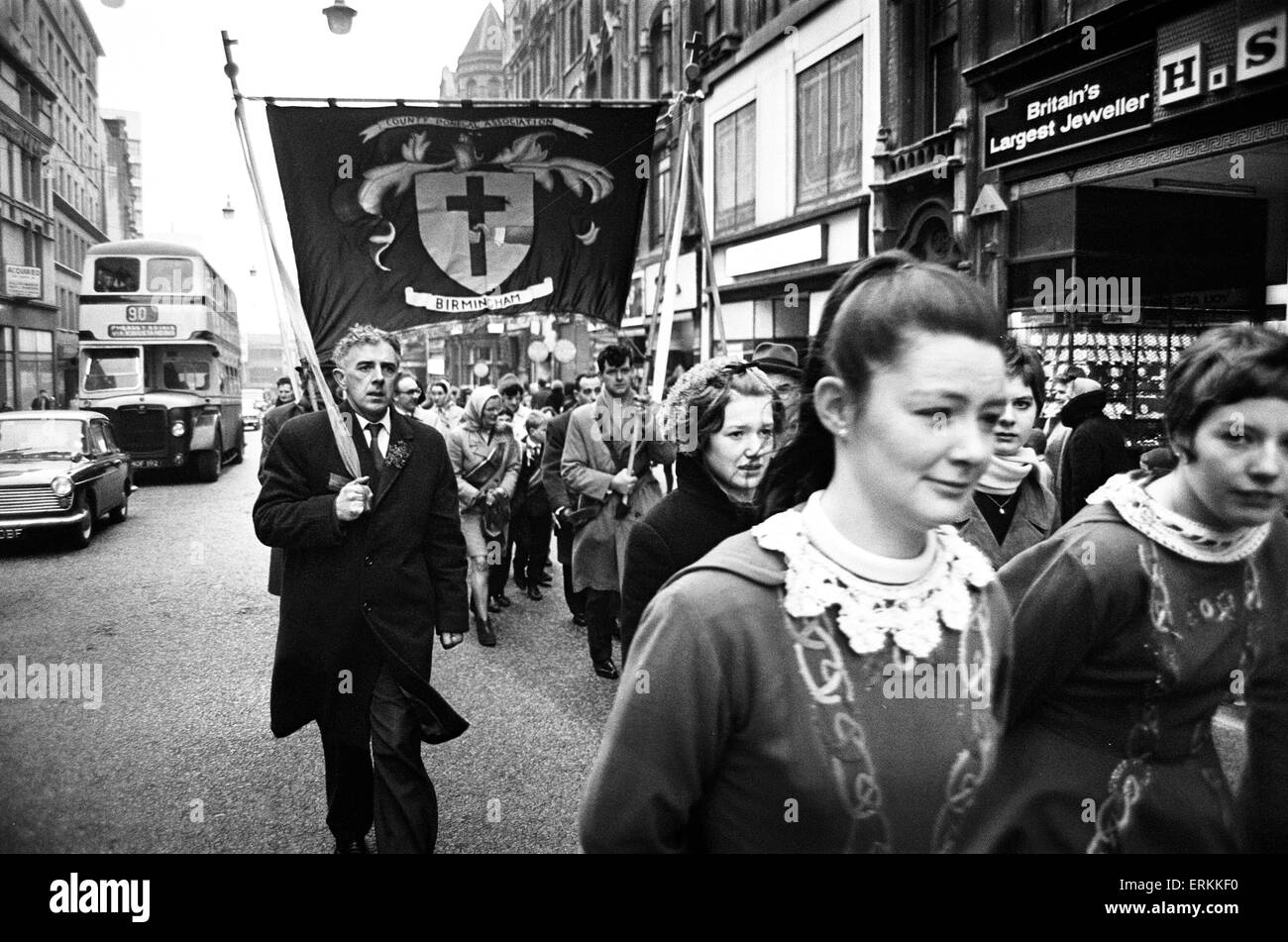 St Patrick's Day Mars, Birmingham, 16 mars 1969. Banque D'Images