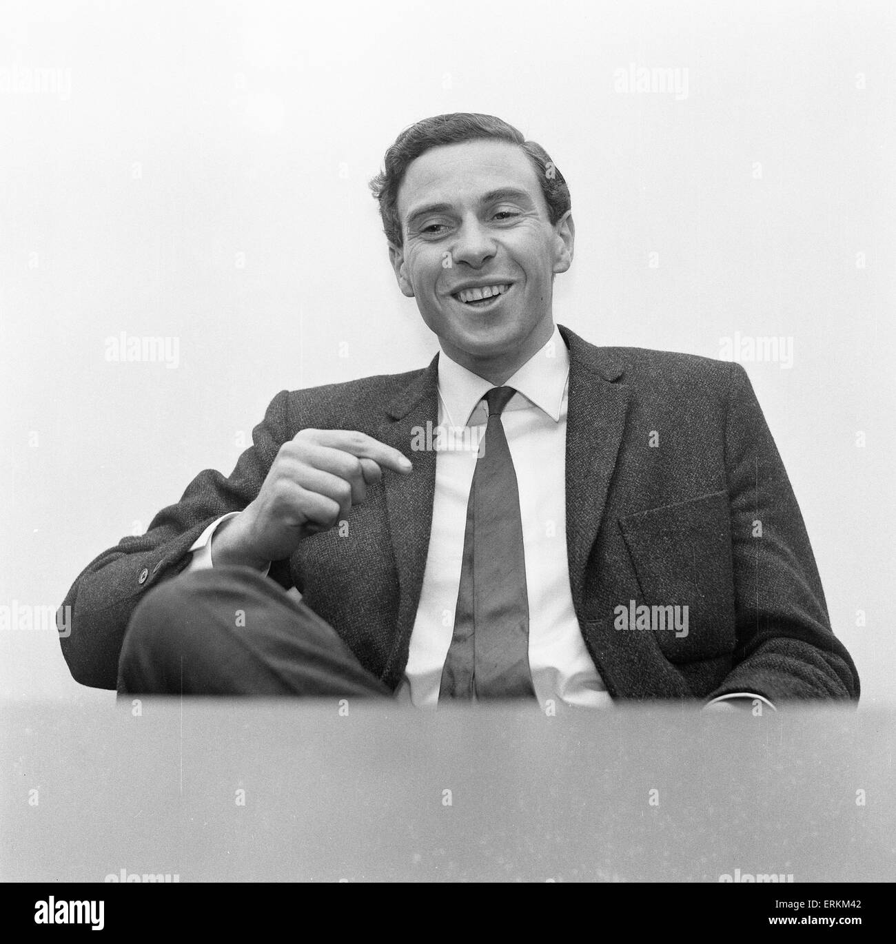 Jim Clark, pilote automobile britannique d'Écosse, photographié à la news conférence de presse, le 9 septembre 1963. Jim Clark a remporté deux championnats du monde, en 1963 et 1965. Banque D'Images