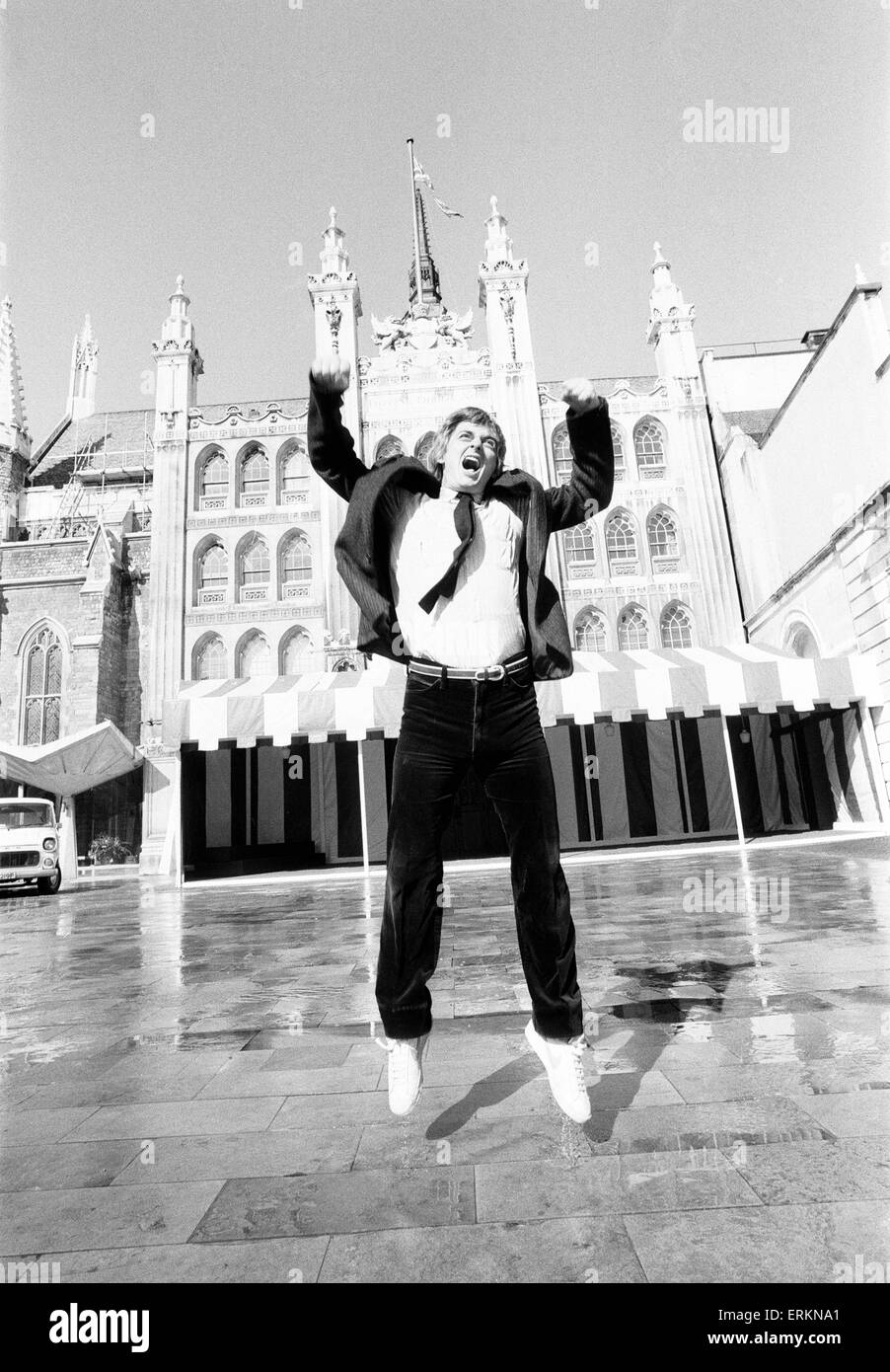 Mike Oldfield, musicien et compositeur, reçoit la liberté de la ville de Londres, le 17 mars 1982. Banque D'Images