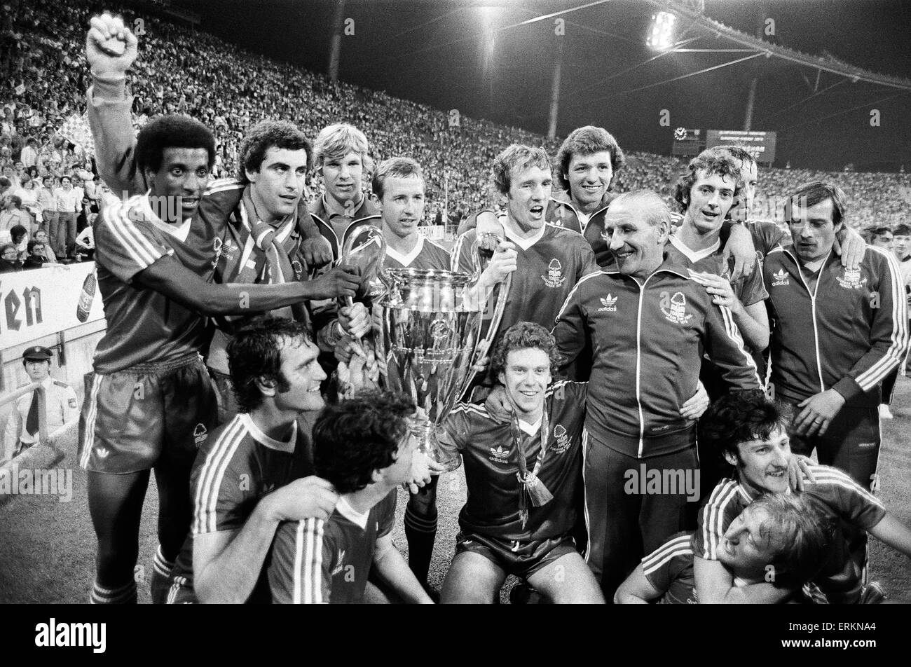 Valencia CF | La Supercopa de Europa, el título que completó el trío de