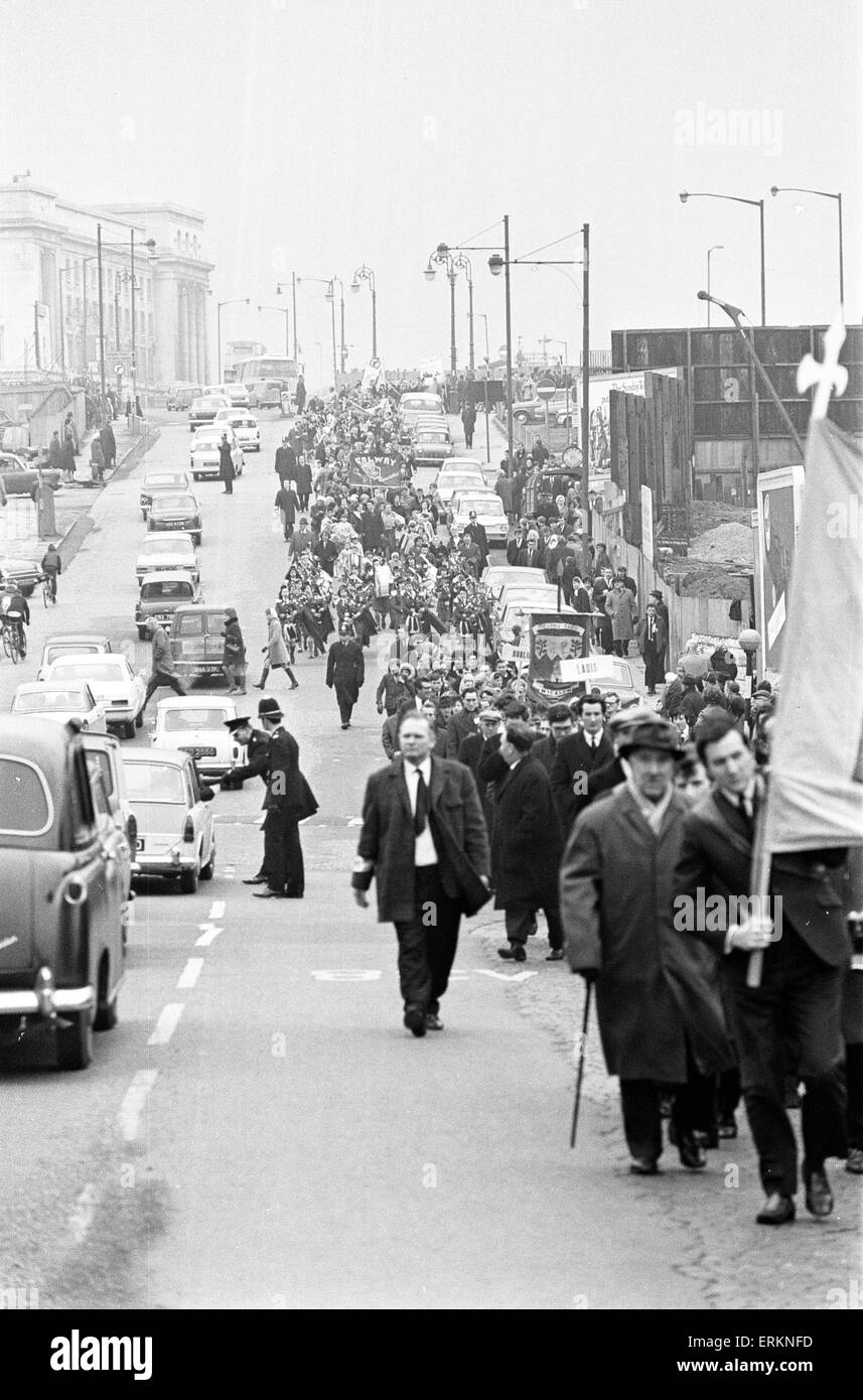 St Patrick's Day Mars, Birmingham, 16 mars 1969. Banque D'Images