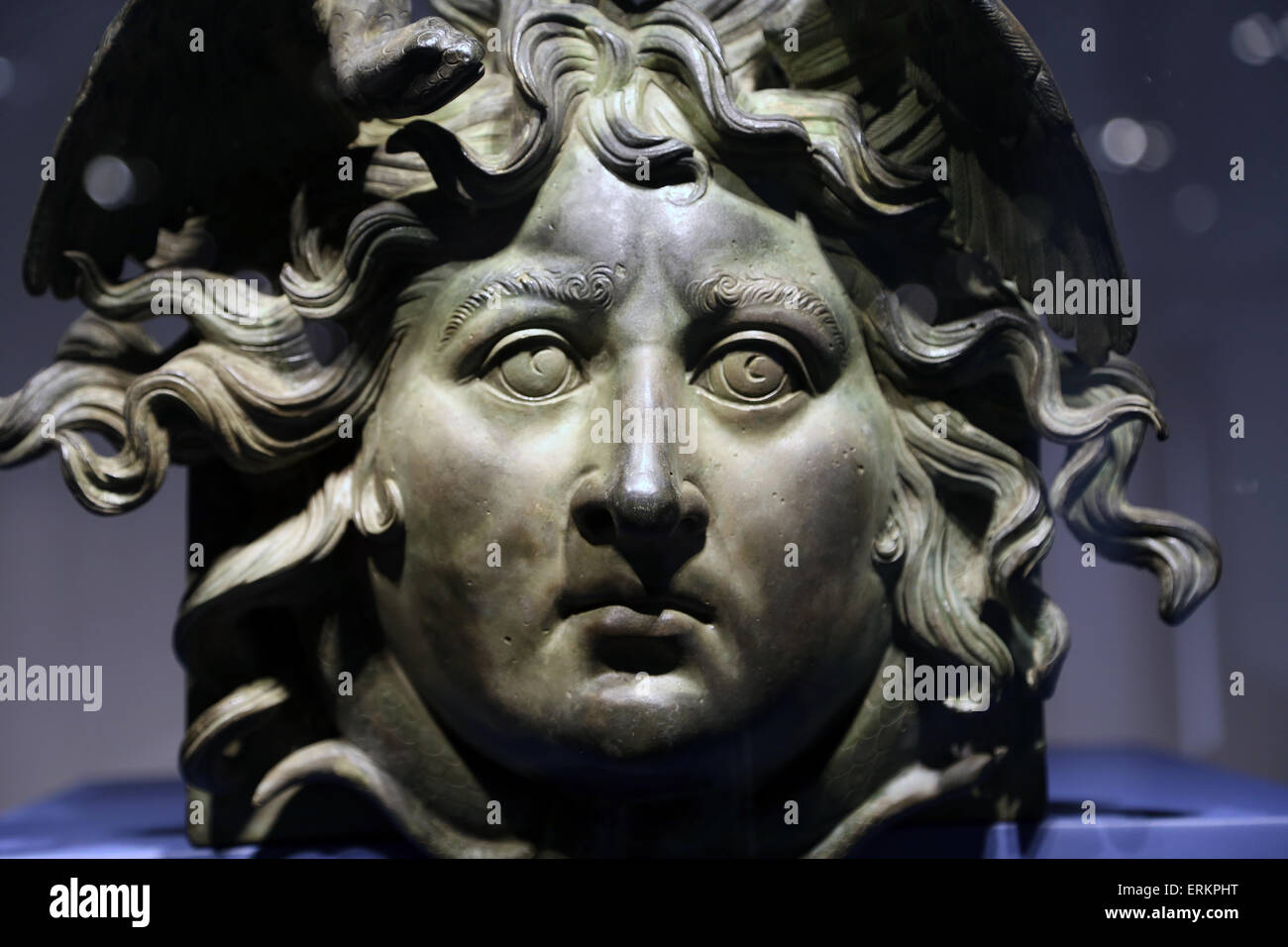 Tête de Méduse. Roman. Le bronze à la cire perdue, moulage, retouchées par la main avec burin et de burin. Age de Caligula. 37-41 AC. Rome. Italie Banque D'Images