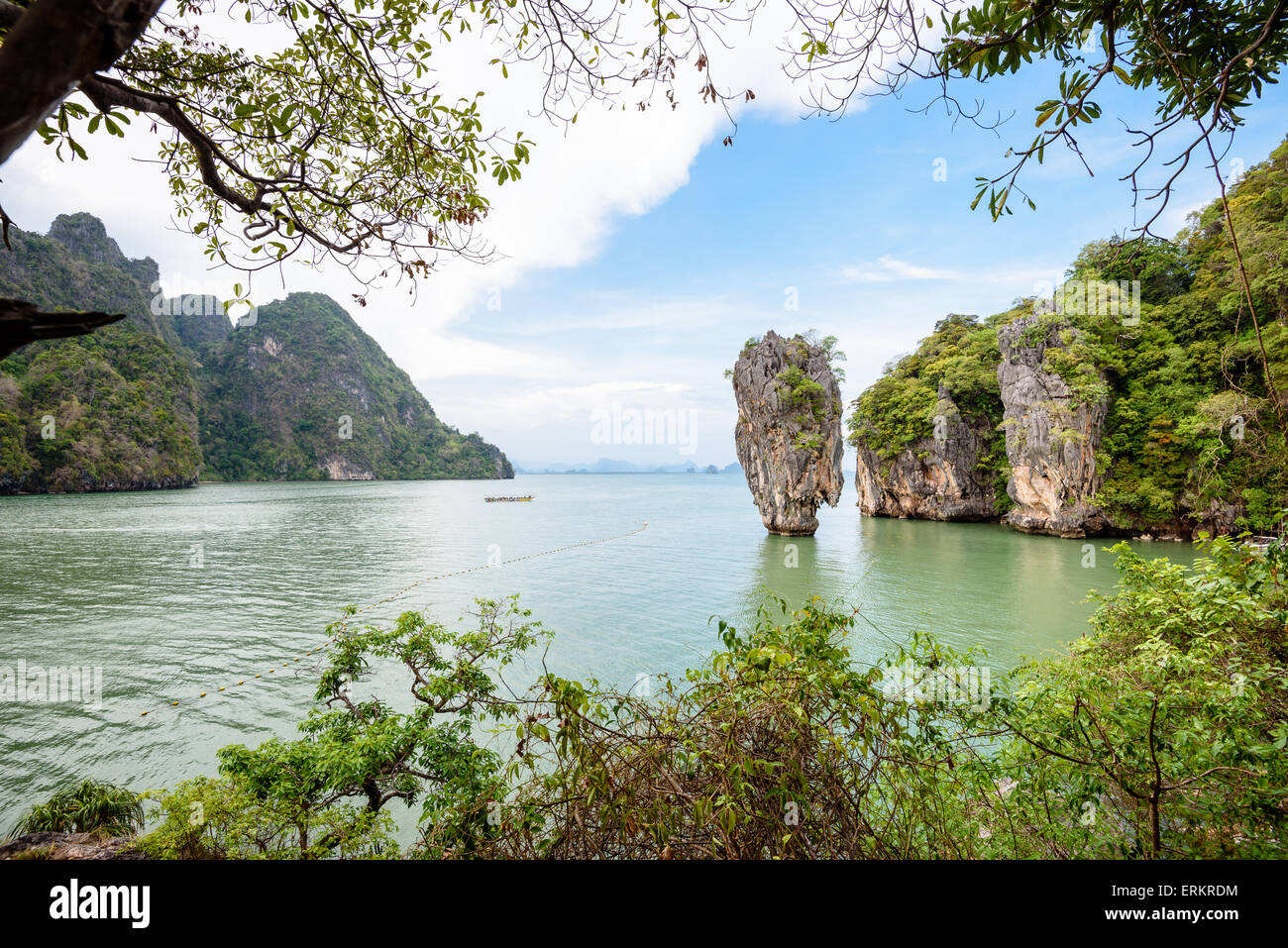 Portrait paysage magnifique de la mer et du ciel au point de vue de Khao Tapu ou Île de James Bond dans Ao Phang Nga Bay National Par Banque D'Images
