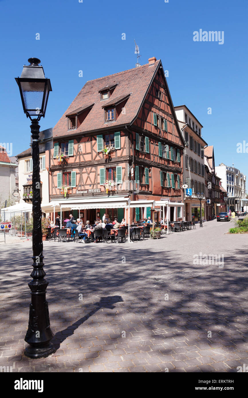 Restaurant dans une maison à colombages, Colmar, Alsace, France, Europe Banque D'Images