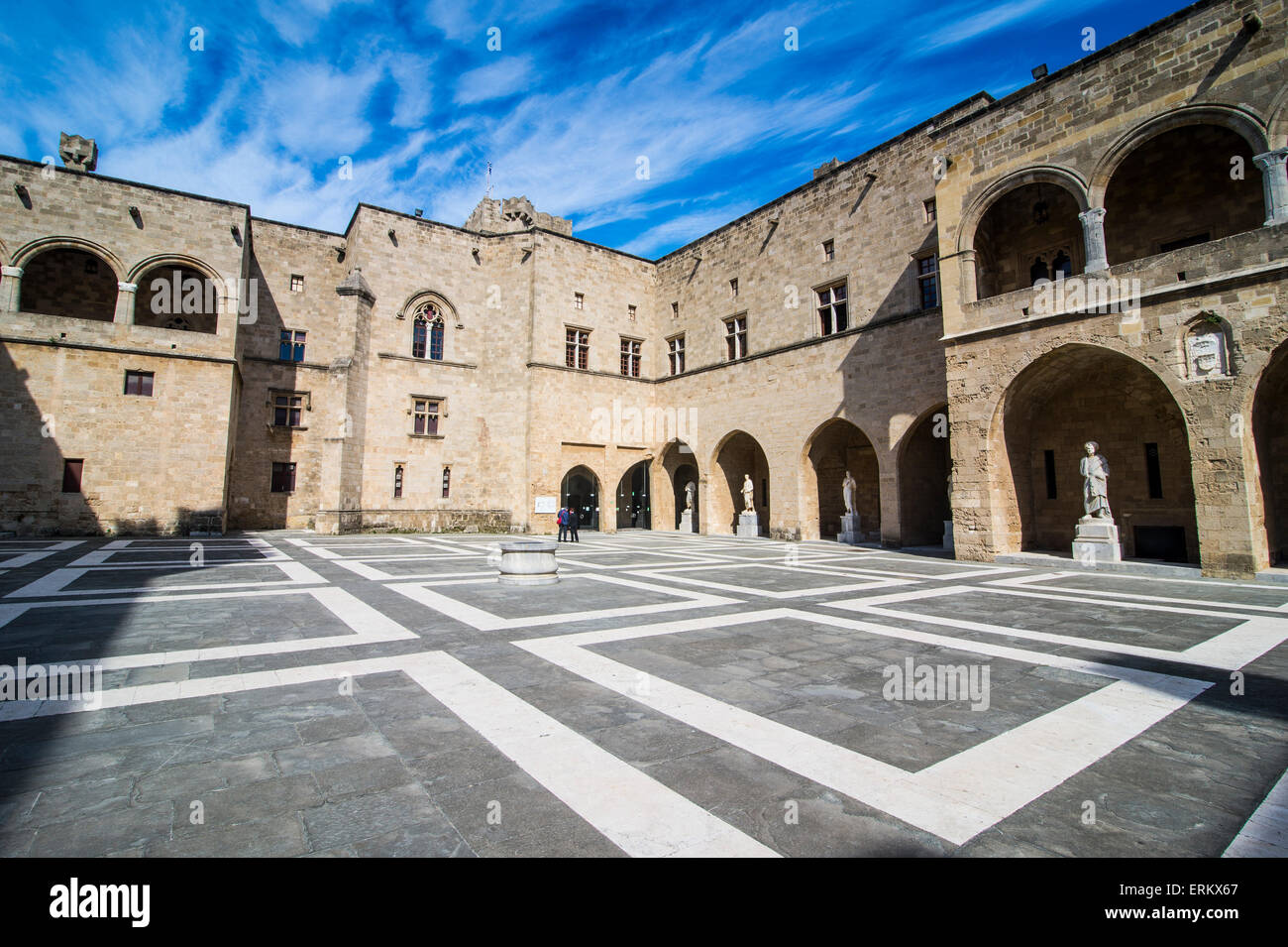 La Cour dans le palais du Grand Maître, la vieille ville médiévale de la ville de Rhodes, Rhodes, Dodécanèse, îles Grecques Banque D'Images
