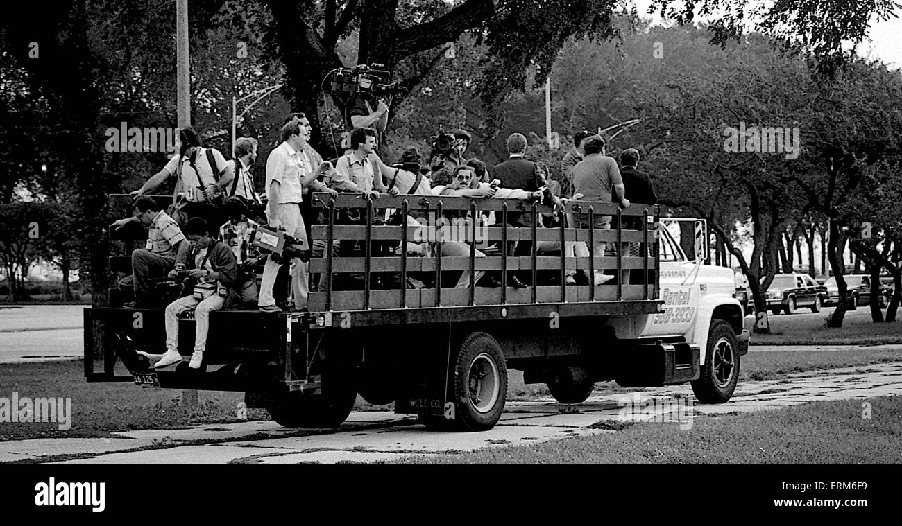 Chicago, Illinois, USA 22 Août 1988 L'équipe de support sur le camion à la suite vice-président George H. W. Bush alors qu'il reprend sa course à travers le Grant Park de Chicago. Credit : Mark Reinstein Banque D'Images