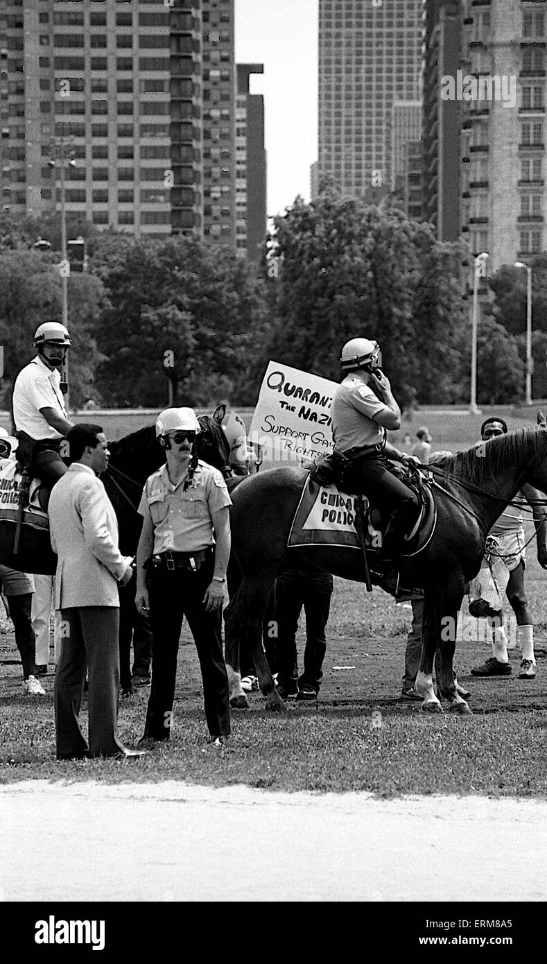 Chicago, Illinois, USA, 29 juin1986 Lincoln Park, Chicago, KKK protestation dans le quartier chic de Chicago's côté nord. C'était à la fin de la Gay Pride annuelle Day Parade. Banque D'Images