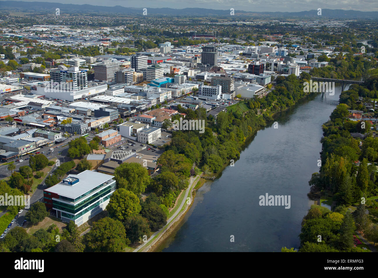 Hamilton, Waikato River, et pont Claudelands, Waikato, Nouvelle-Zélande, île du Nord - vue aérienne Banque D'Images