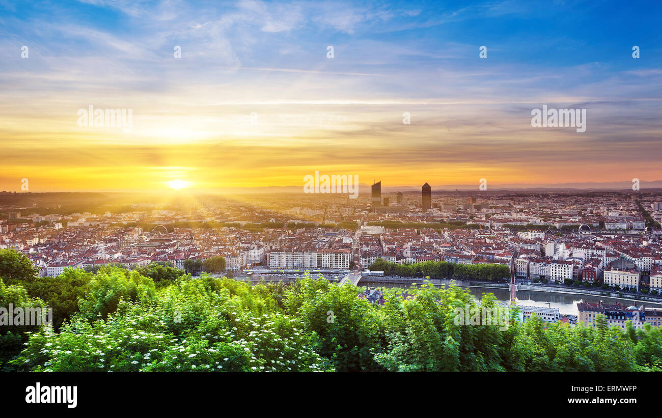 Vue de la ville de Lyon au lever du soleil ; France Photo Stock - Alamy