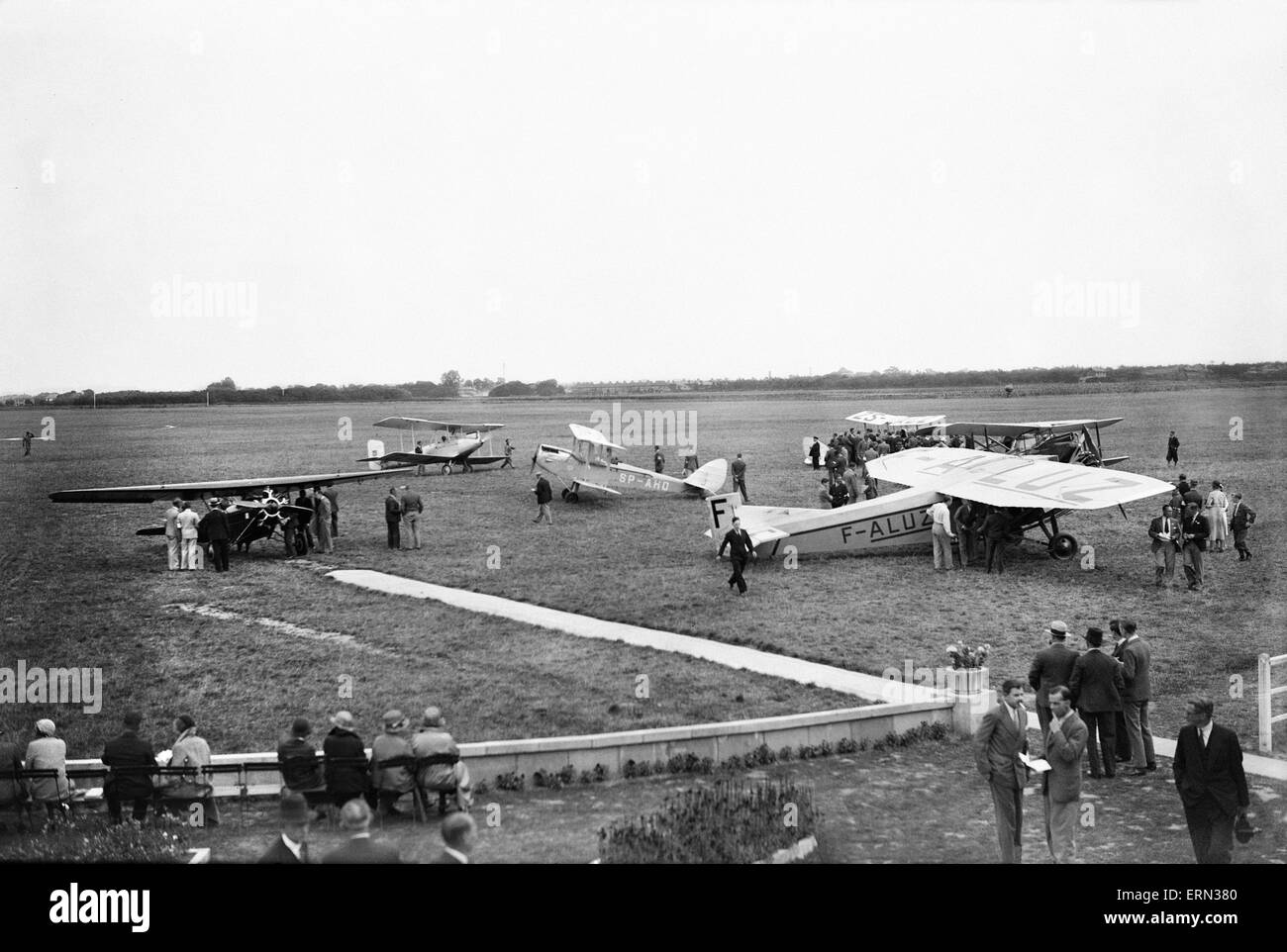 Les pilotes de 16 pays se rassemblent à l'Aérodrome Heston Banque D'Images
