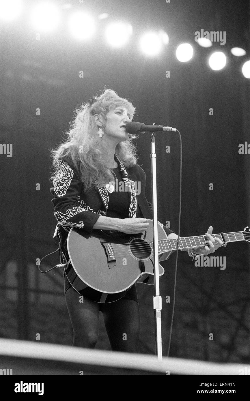 Patti Scialfa, député de Bruce Springsteen's E Street Band, de concert, le Villa Park, Birmingham, le mardi 21 juin 1988. Banque D'Images