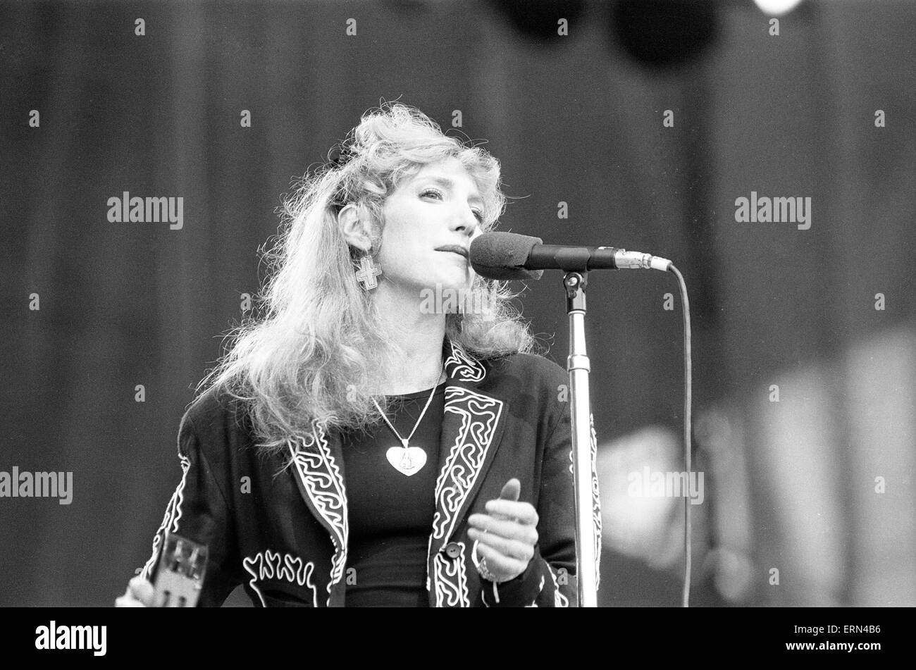 Patti Scialfa, député de Bruce Springsteen's E Street Band, de concert, le Villa Park, Birmingham, le mardi 21 juin 1988. Banque D'Images