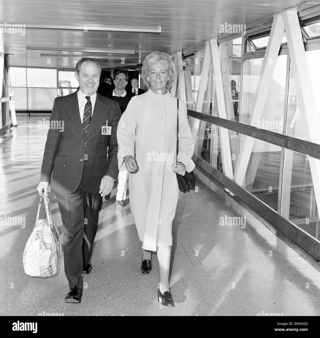 Frances Shand Kydd, la mère de la princesse Diana, princesse de Galles, arrive à l'aéroport Heathrow de Londres, d'Australie, pour une visite privée, le mardi 22 mars 1983. Banque D'Images