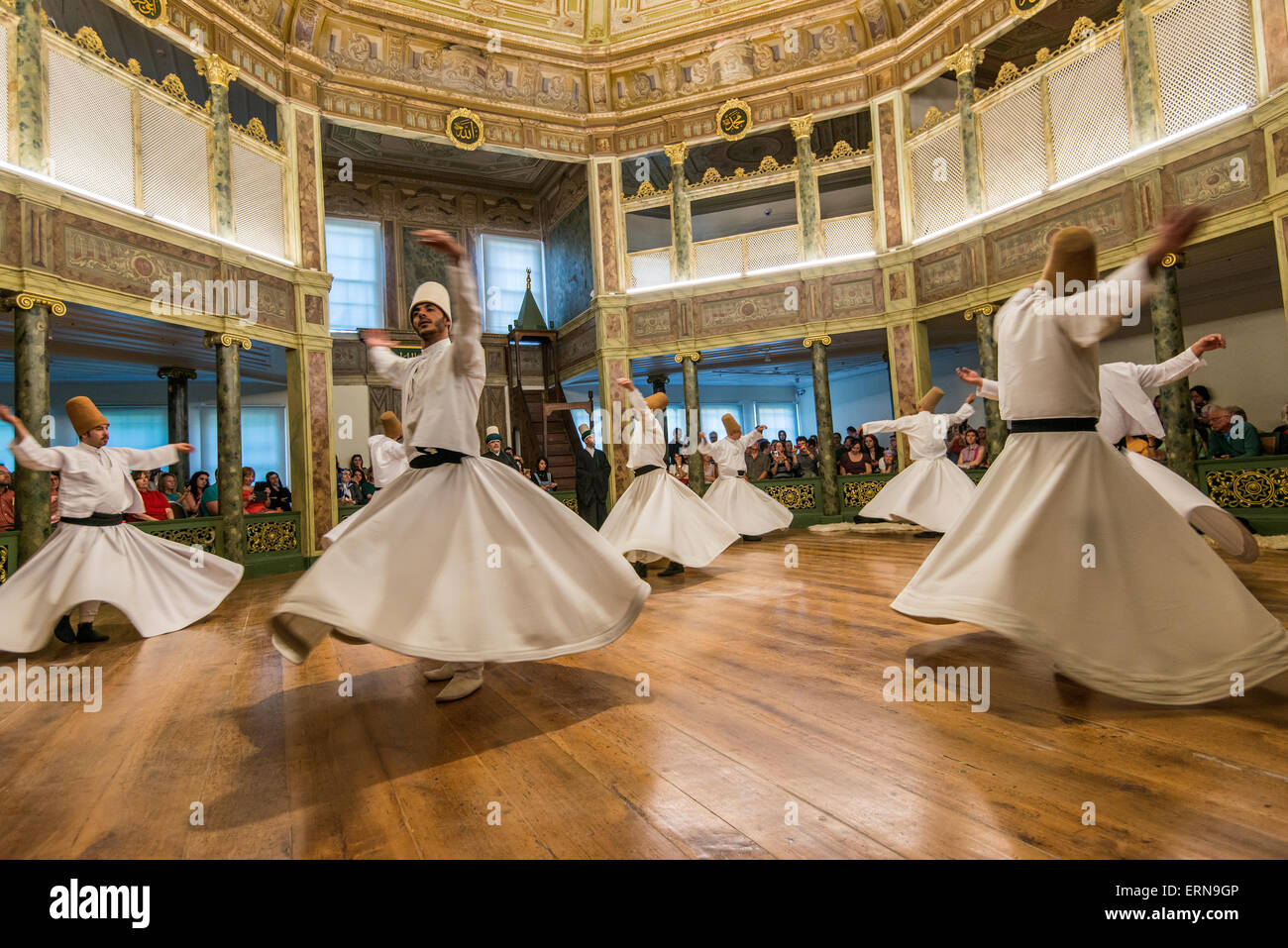 Des derviches tourneurs de Galata au Musée Mevlevi, Istanbul, Turquie Banque D'Images