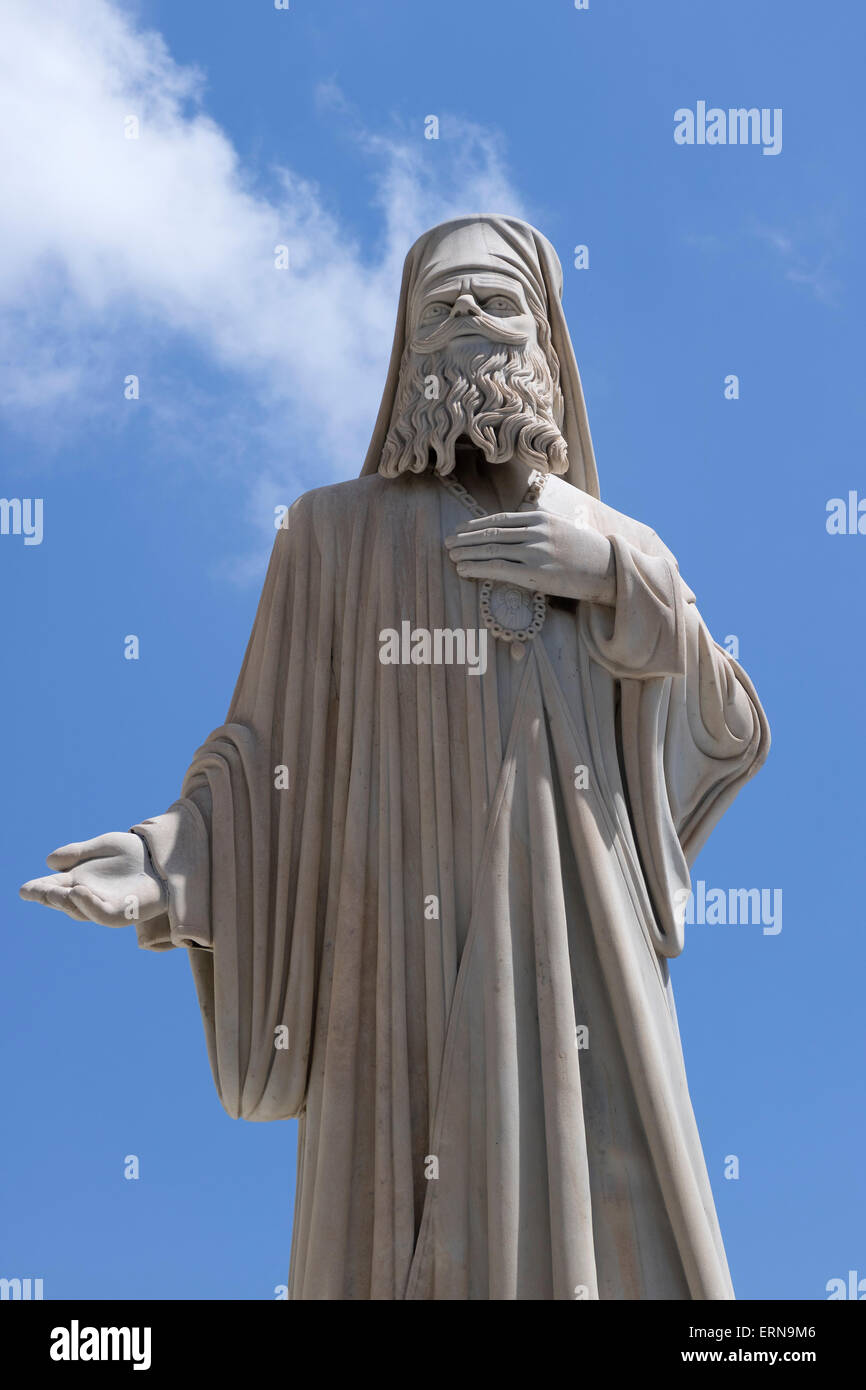 Statue d'un prêtre grec dans la ville de Chios, à l'île de Chios, Grèce Banque D'Images