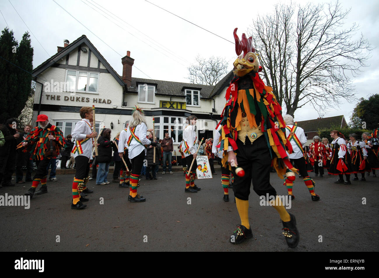 Danseurs Morris à Surrey, Angleterre Banque D'Images