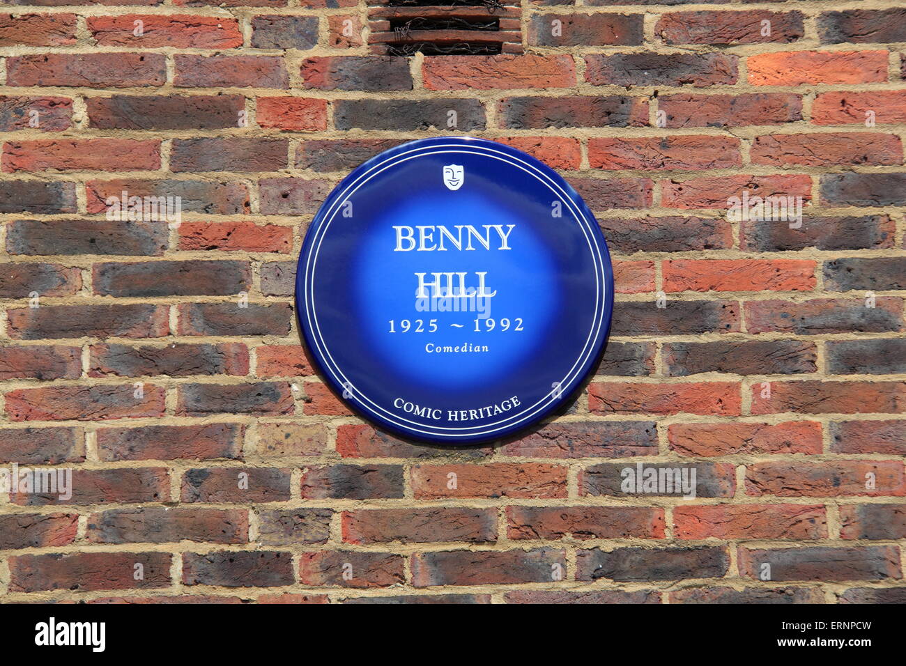 Benny Hill Blue Plaque, Teddington Studios (démolie l'été 2016), Angleterre, Grande-Bretagne, Royaume-Uni, UK, Europe Banque D'Images