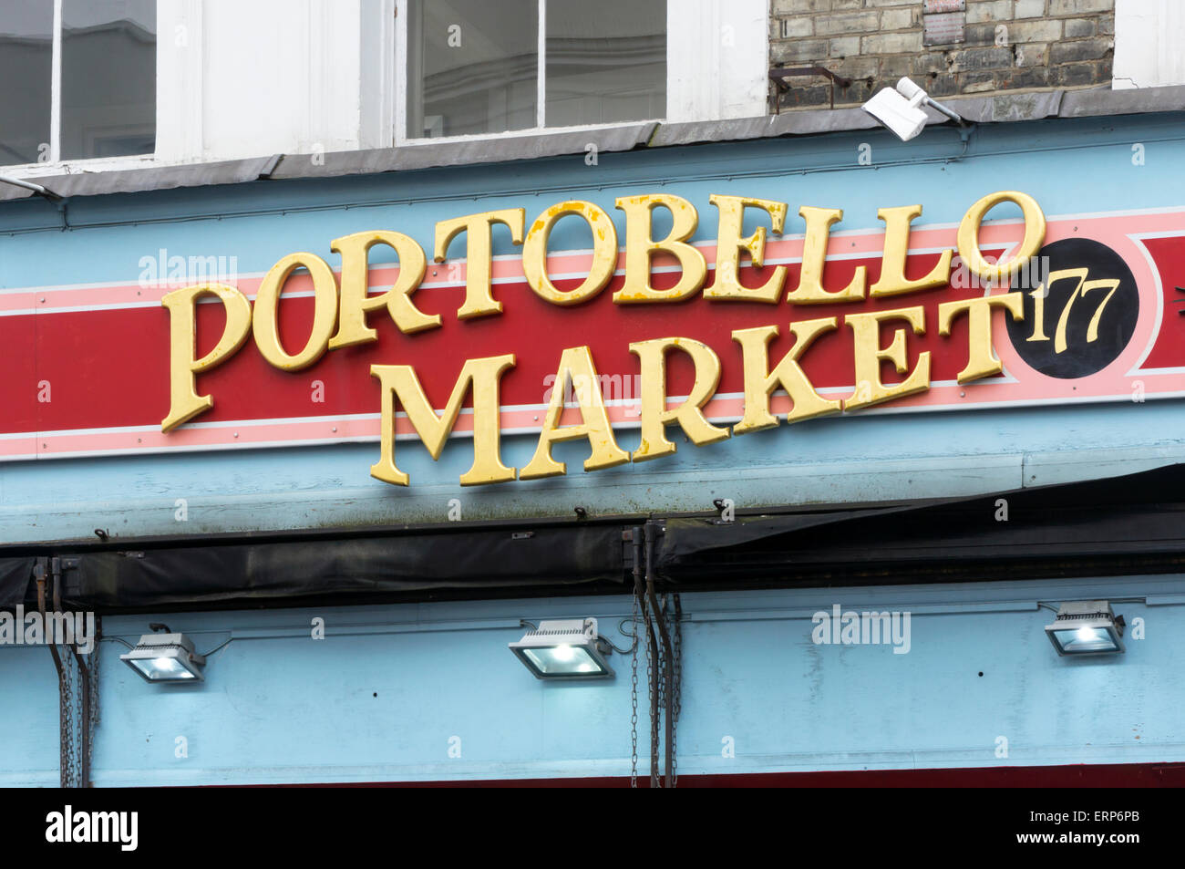 Signe pour le marché de Portobello à Portobello Road, Notting Hill, Londres. Banque D'Images