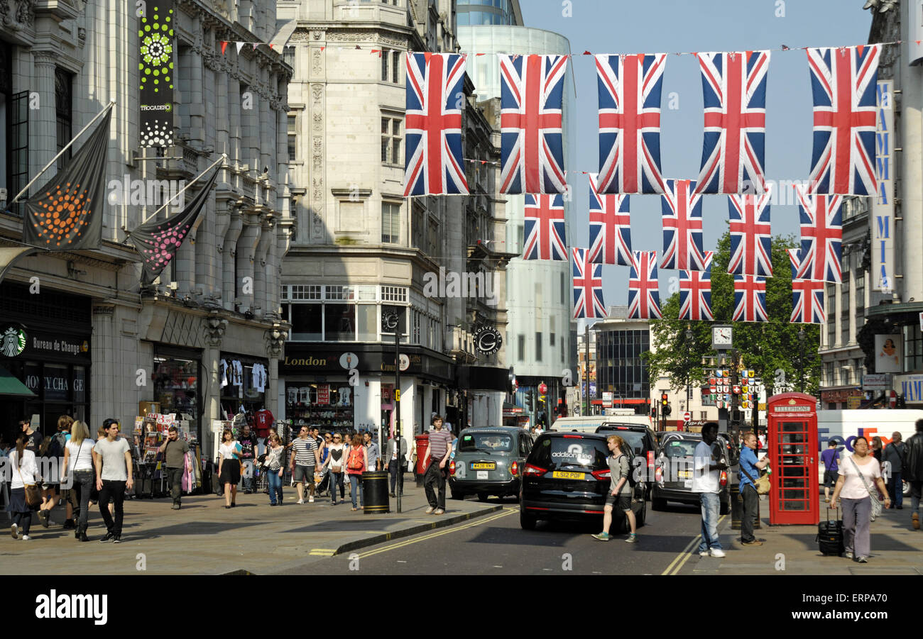 Union Jack, drapeaux, plus de Haymarket, Londres. L'Angleterre. Banque D'Images
