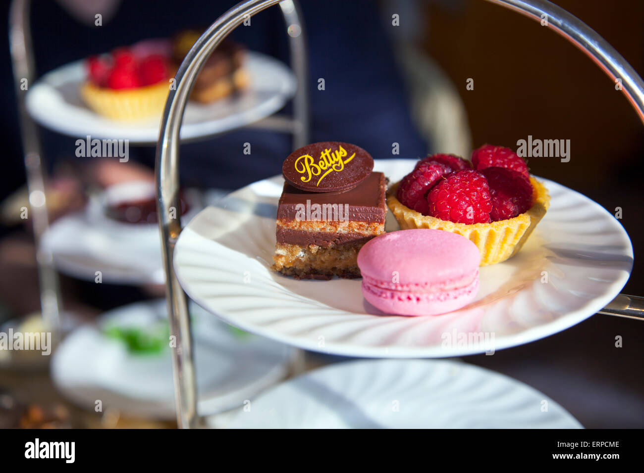 Le thé de l'après-midi à Betty's Café et thé, York, Angleterre Banque D'Images