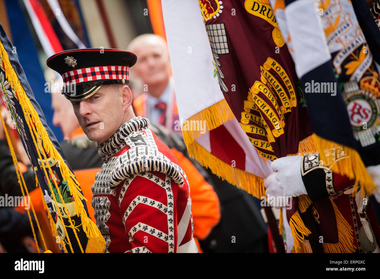 Orangistes et les femmes en mars afin d'Orange controversé appelé 'Événement' Orangefest à Glasgow le 6 juin 2015. Banque D'Images