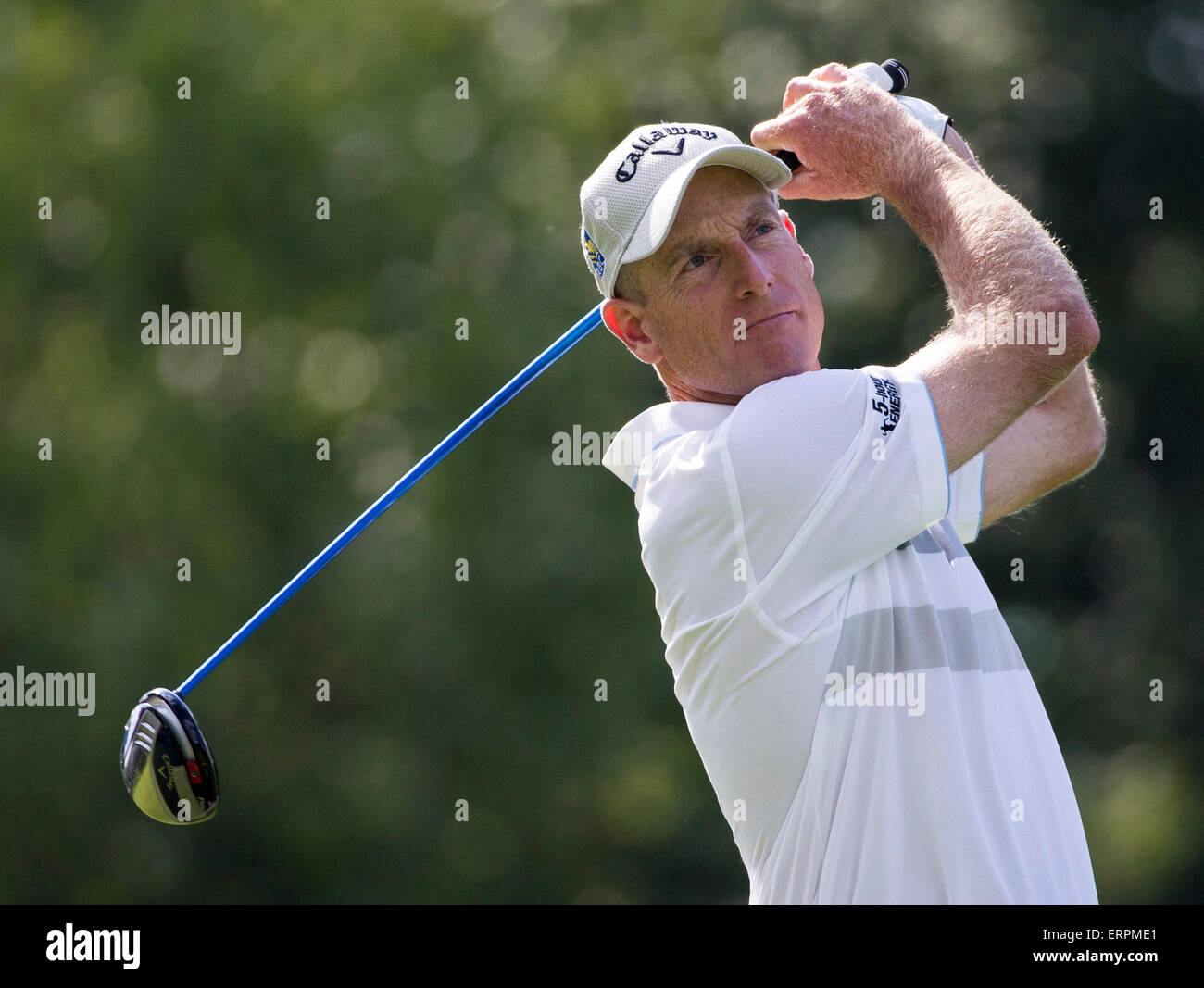 Columbus, États-Unis. 6 juin, 2015. Jim Furyk de l'United States tees off au jour 3 du Memorial Tournament à l'United Center de Columbus, États-Unis, 6 juin 2015. Credit : Ting Shen/Xinhua/Alamy Live News Banque D'Images