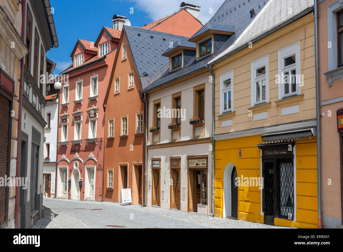 République tchèque Loket nad OHRI Maisons colorées dans la rue de la vieille ville ouest de la Bohême Banque D'Images