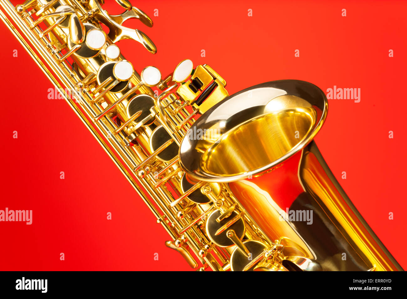 Vue de fragment saxophone alto avec Bell et clés Banque D'Images