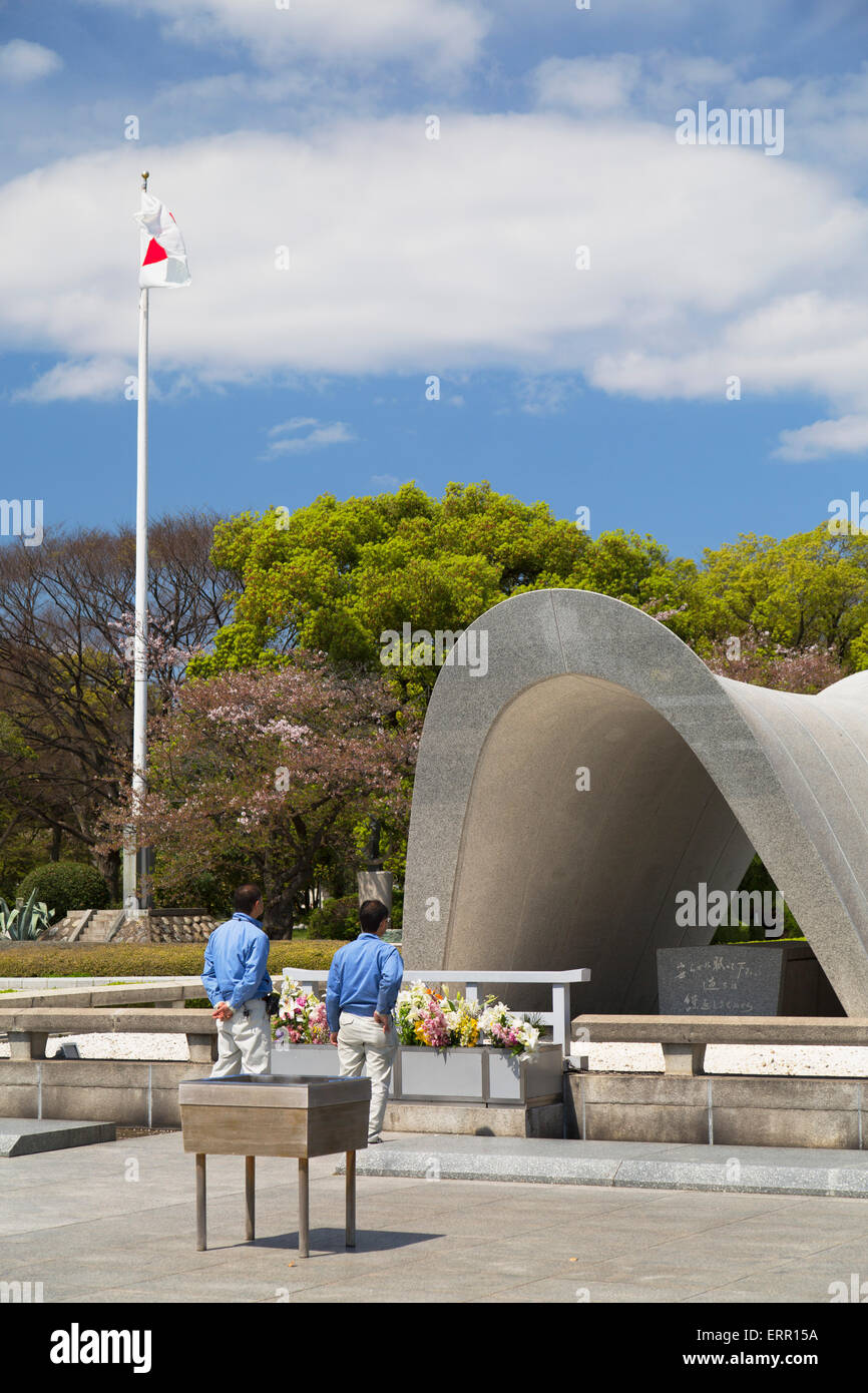 Cénotaphe de Parc de la paix, Hiroshima, Hiroshima Prefecture, Japan Banque D'Images
