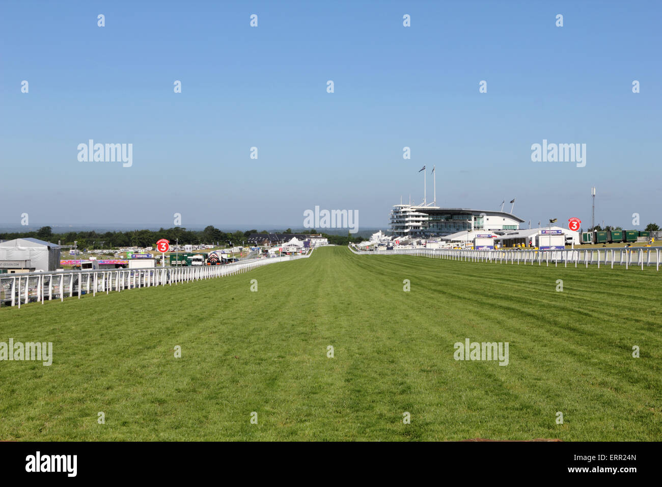 Epsom Downs, Surrey, UK. 7 juin, 2015. Le lendemain matin de Derby Day, mais pour quelques marques de sabots, le cours est toujours à la recherche immaculée après deux jours de courses à Epsom Downs Surrey. Credit : Julia Gavin UK/Alamy Live News Banque D'Images