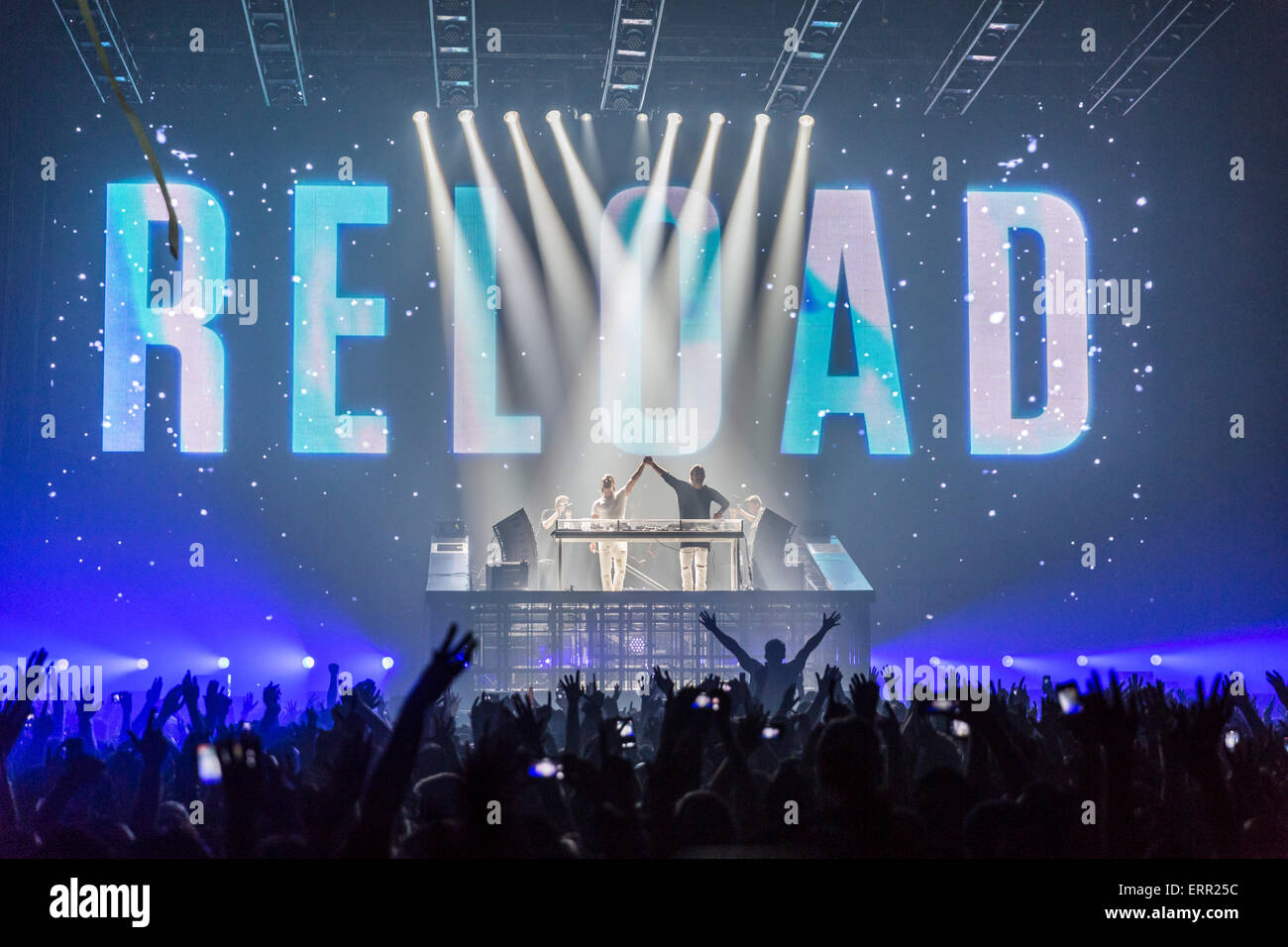 Londres, Royaume-Uni, 6 juin 2015. ^ Axwell, Ingrosso Performance Live à l'Alexandra Palace. Crédit : Robert Stainforth/Alamy Live News Banque D'Images