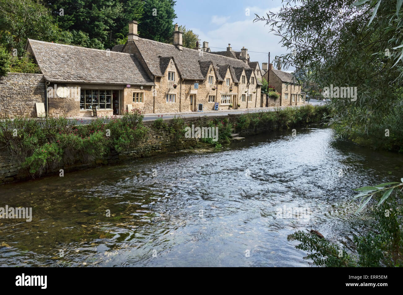 Rivière Colne, Bibury, Cotswolds, Gloucestershire, Angleterre, Royaume-Uni Banque D'Images