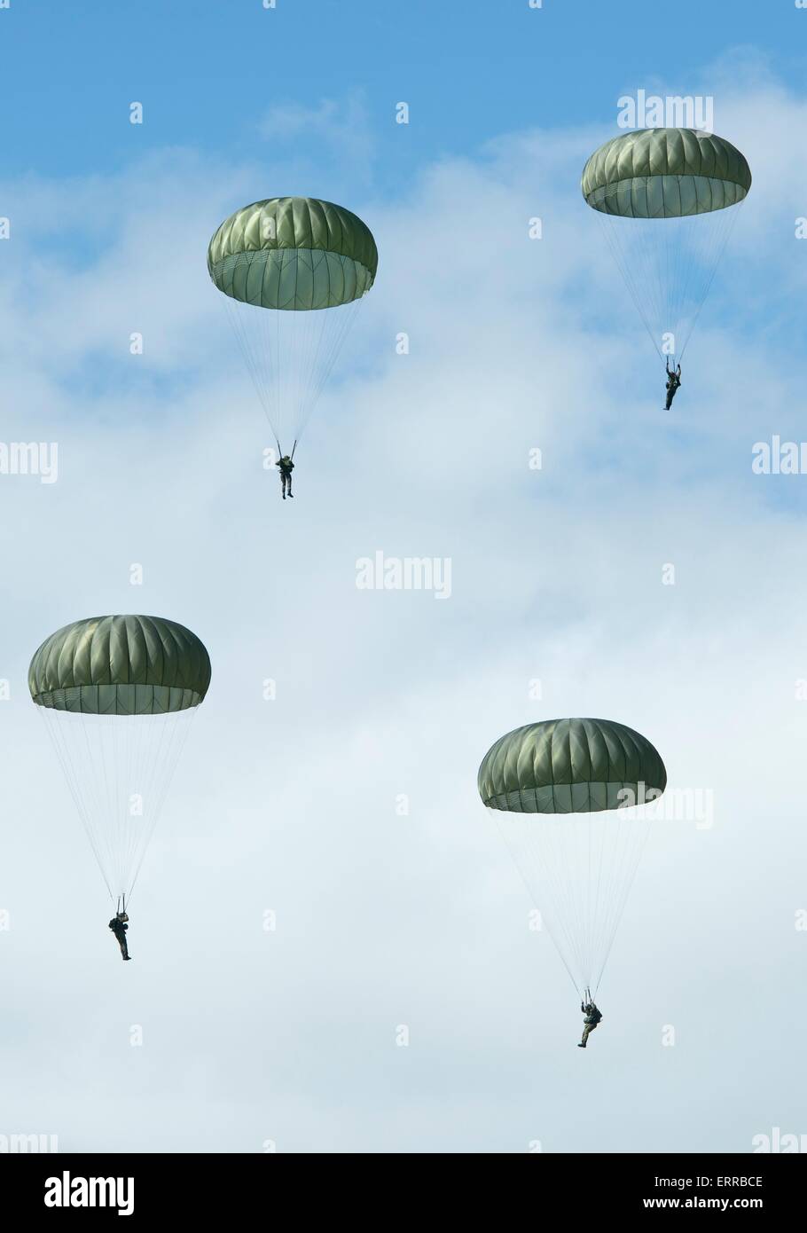 Les Parachutistes De L Armee Americaine Au Cours De La Parachute La Fiere Historique Zone De Chute Pour Commemorer Le 71e Anniversaire De L Invasion Du Jour J 7 Juin 15 Pres De Sainte Les Parachutistes De L Armee Americaine Au Cours De La Parachute La Fiere Historique Zone De Chute Pour Commemorer Le 71e Anniversaire De L Invasion Du Jour J 7 Juin 15 Pres De Sainte