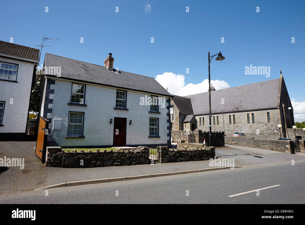 Vieille maison traditionnel blanchi à la maintenant un bed and breakfast à tydavnet comté de Monaghan en république d'Irlande Banque D'Images