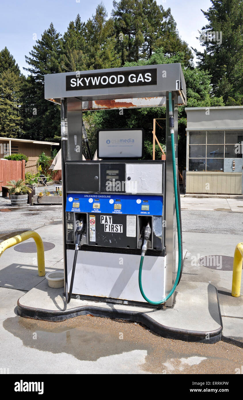 La pompe à gaz, Skywood Trading Post, Woodside, Californie Banque D'Images
