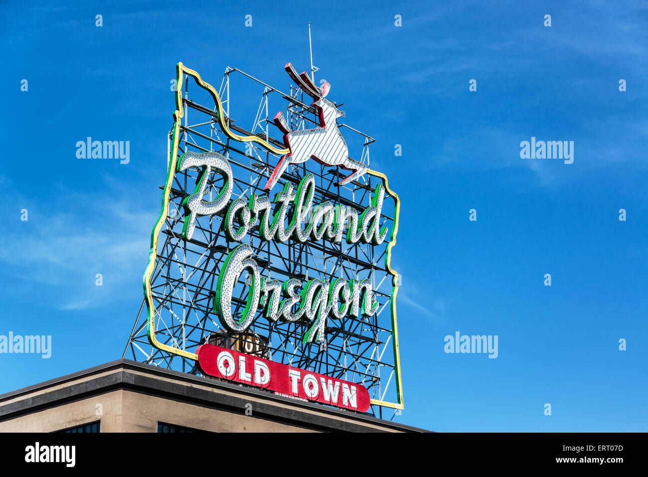 Portland, Oregon emblématique vieille ville signer avec un aperçu de l'Oregon et un cerf. Banque D'Images