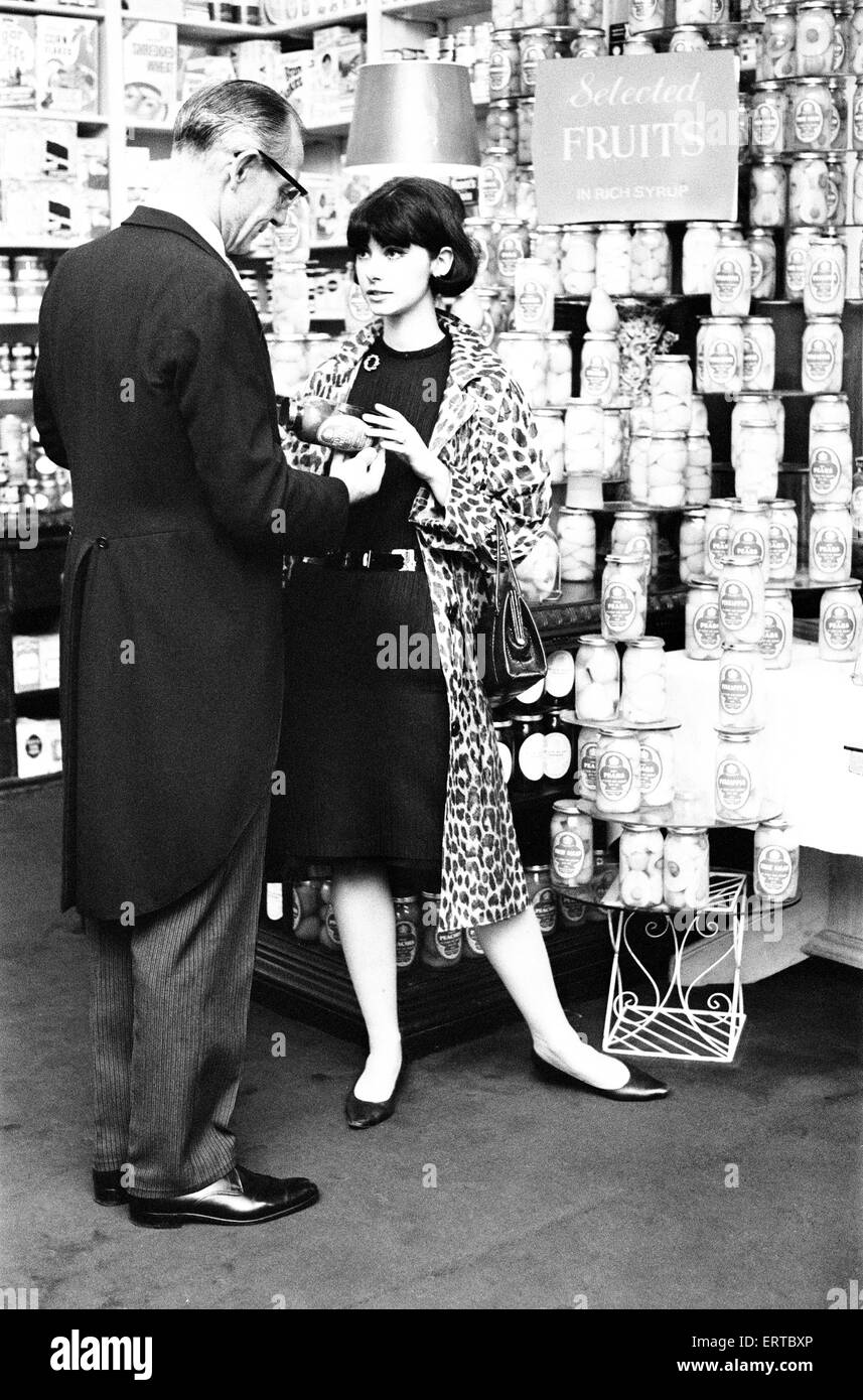 Magasin Fortnum & Mason, Piccadilly, Londres, 18 août 1964. Banque D'Images