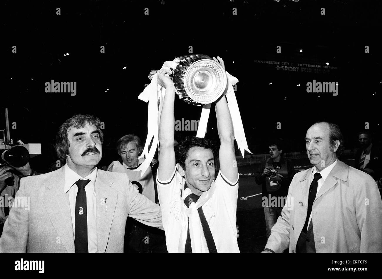 Tottenham Hotspur 3-2 Manchester City, finale de la FA Cup, replay, mercredi 14 mai 1981. Osvaldo Ardiles. Banque D'Images
