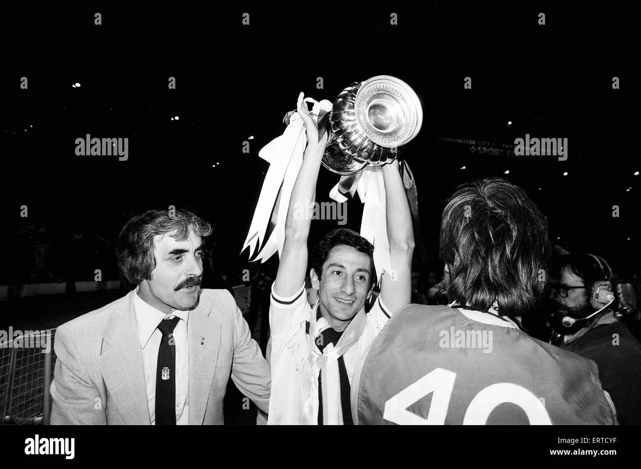 Tottenham Hotspur 3-2 Manchester City, finale de la FA Cup, replay, mercredi 14 mai 1981. Osvaldo Ardiles. Banque D'Images