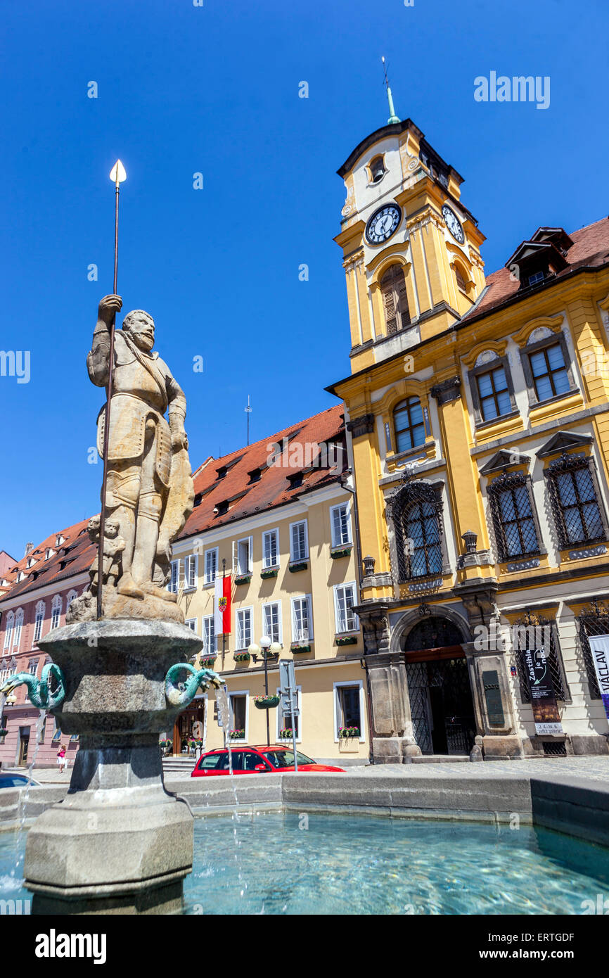La vieille ville historique, fontaine du chevalier Roland Cheb Hôtel de ville de Bohême occidentale, République tchèque Banque D'Images