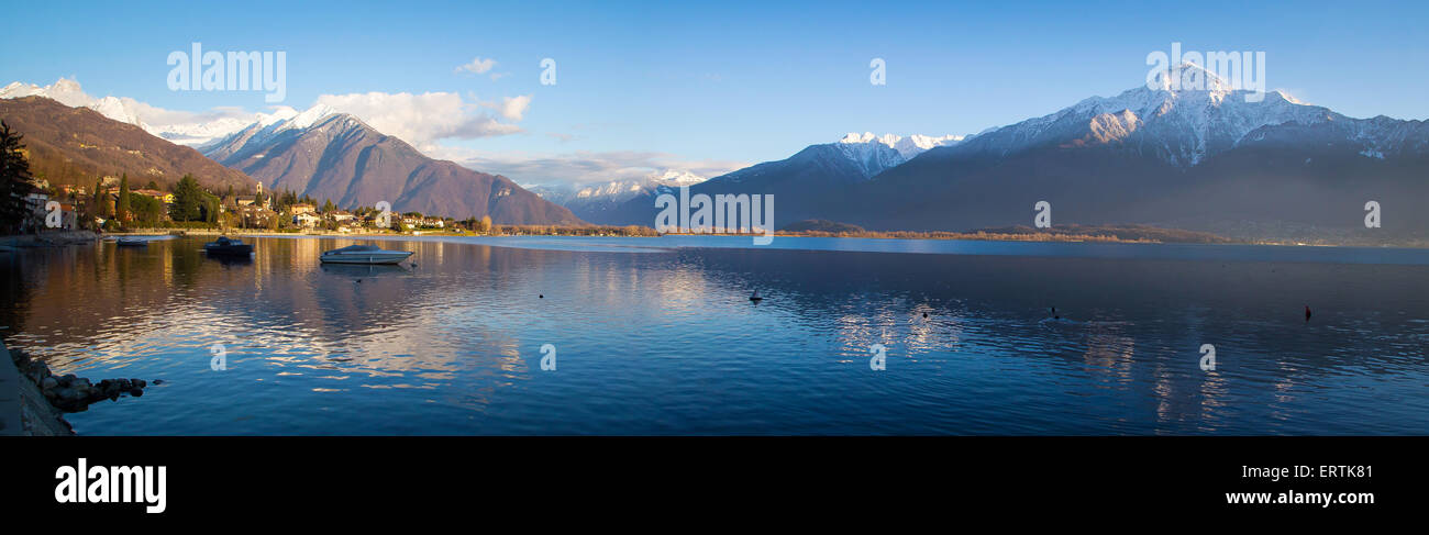 Lac de Côme Photographie : Gera Lario en une journée d'hiver Banque D'Images