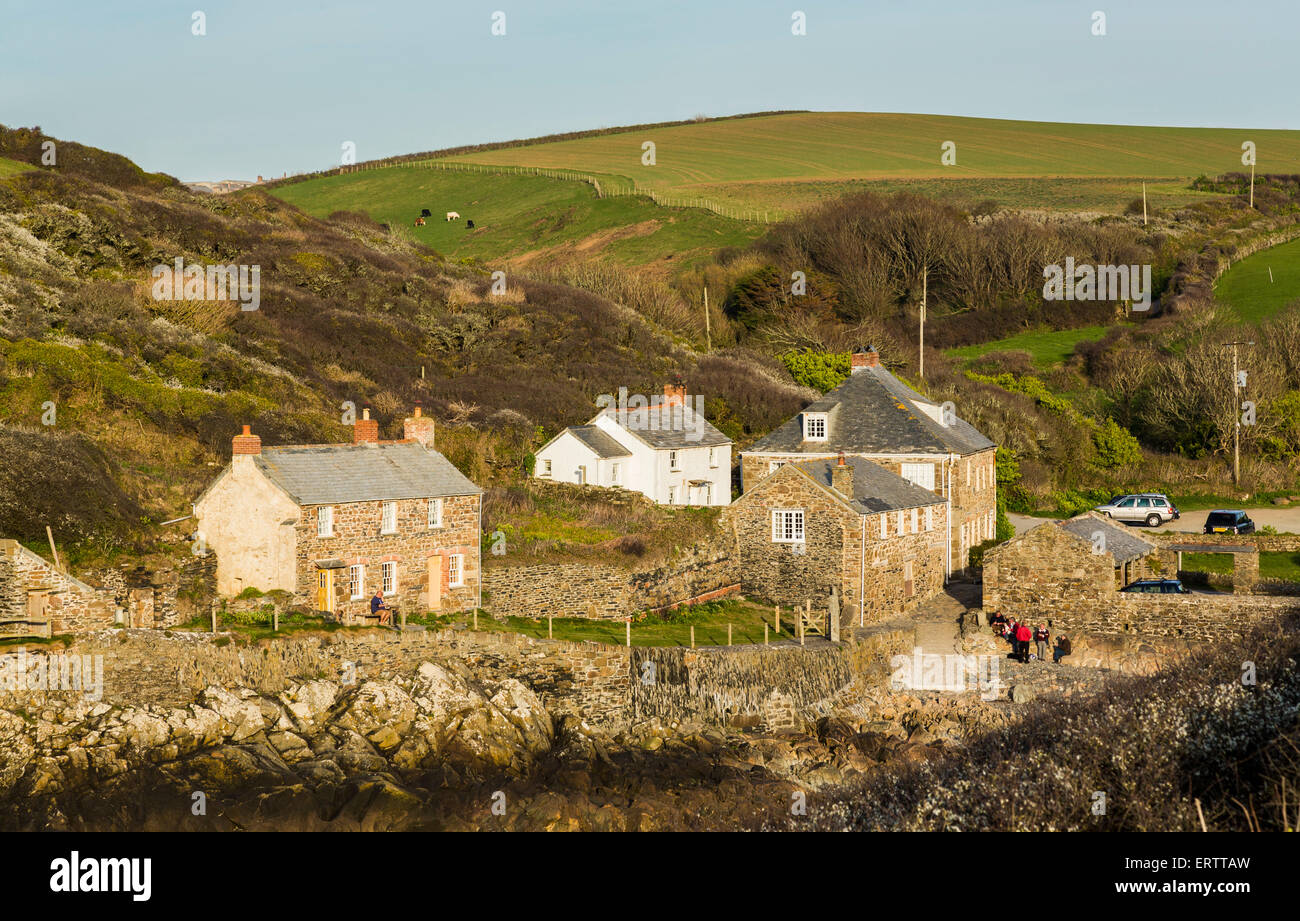 Maisons sur le port à port Quin village, Cornwall, England, UK Banque D'Images