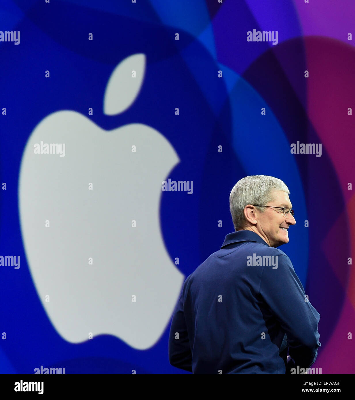 San Francisco. 8 juin, 2015. Pdg d'Apple Tim Cook assiste à l'Apple Worldwide Developers Conference (WWDC) 2015 à San Francisco, États-Unis, 8 juin 2015. Source : Xinhua/Alamy Live News Banque D'Images San Francisco. 8 juin, 2015. Pdg d'Apple Tim Cook assiste à l'Apple Worldwide Developers Conference (WWDC) 2015 à San Francisco, États-Unis, 8 juin 2015. Source : Xinhua/Alamy Live News Banque D'Images