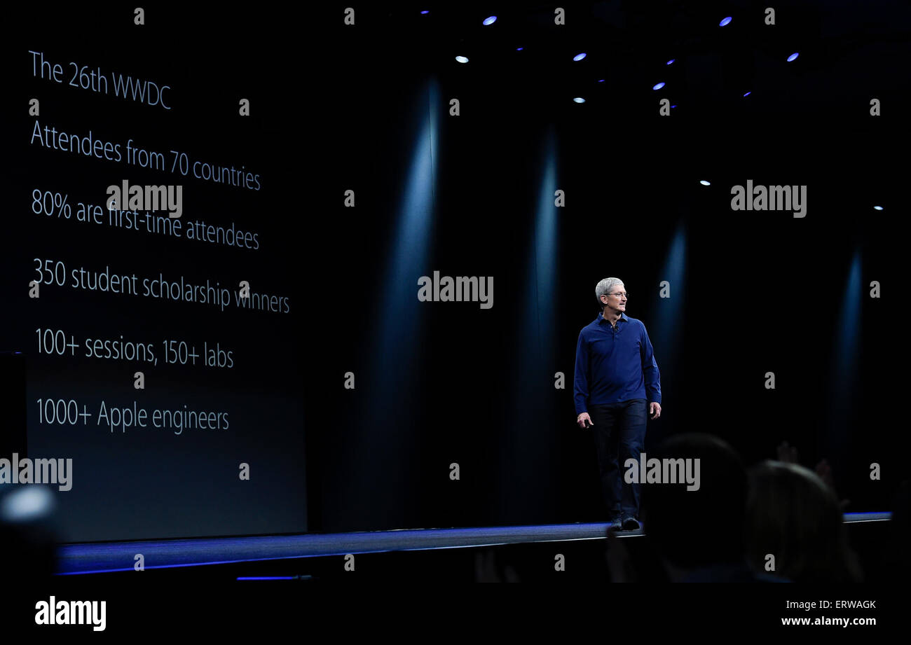 San Francisco. 8 juin, 2015. Pdg d'Apple Tim Cook assiste à l'Apple Worldwide Developers Conference (WWDC) 2015 à San Francisco, États-Unis, 8 juin 2015. Source : Xinhua/Alamy Live News Banque D'Images San Francisco. 8 juin, 2015. Pdg d'Apple Tim Cook assiste à l'Apple Worldwide Developers Conference (WWDC) 2015 à San Francisco, États-Unis, 8 juin 2015. Source : Xinhua/Alamy Live News Banque D'Images