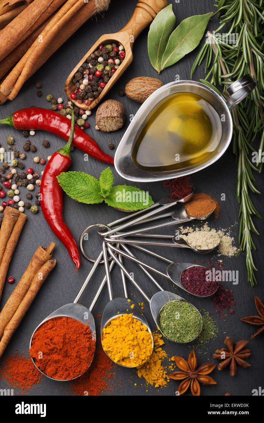La vie toujours avec des épices et l'huile d'olive Banque D'Images