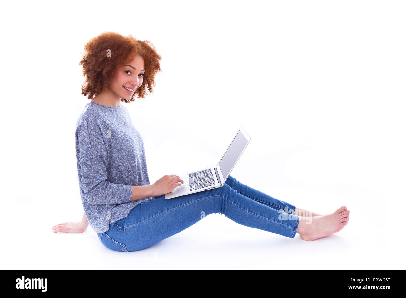 Black African American Student girl using a laptop, sur fond blanc Banque D'Images