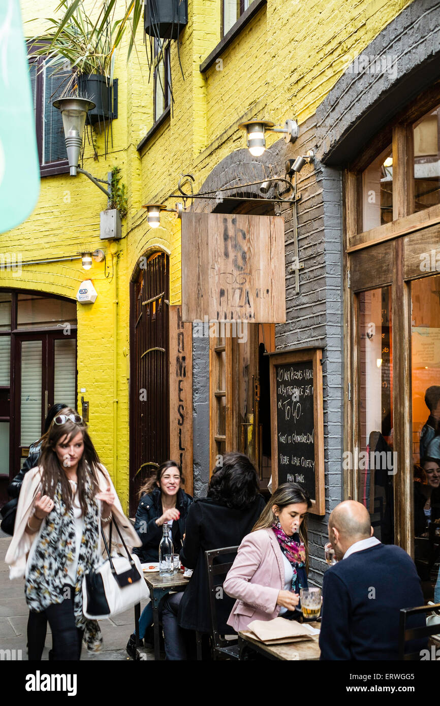 Neals ans dormant Covent garden bar restaurant en plein air Banque D'Images
